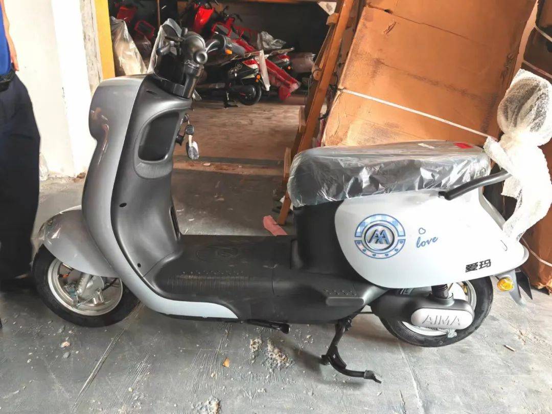 拧紧电动自行车安全阀