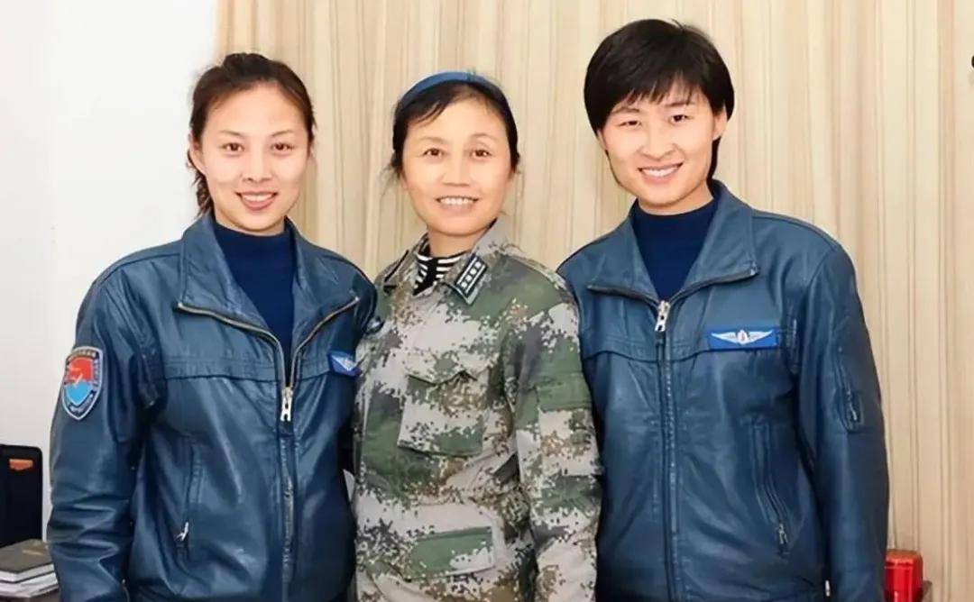 中国登月服首次公开亮相
