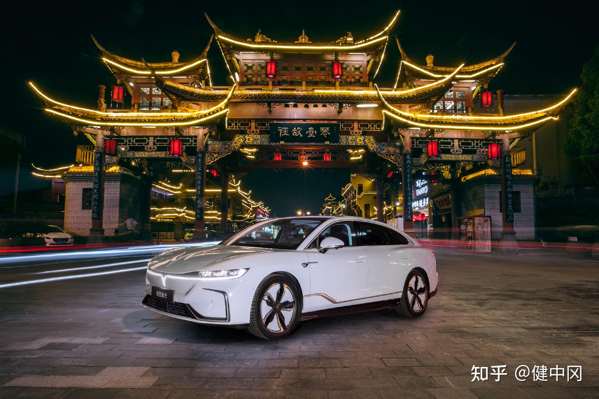 追光 | 关于机器人跑马,你想知道的都在这里!