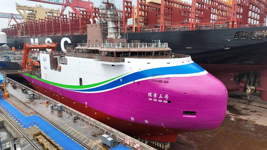 我国首艘海洋级智能科考船试航成功