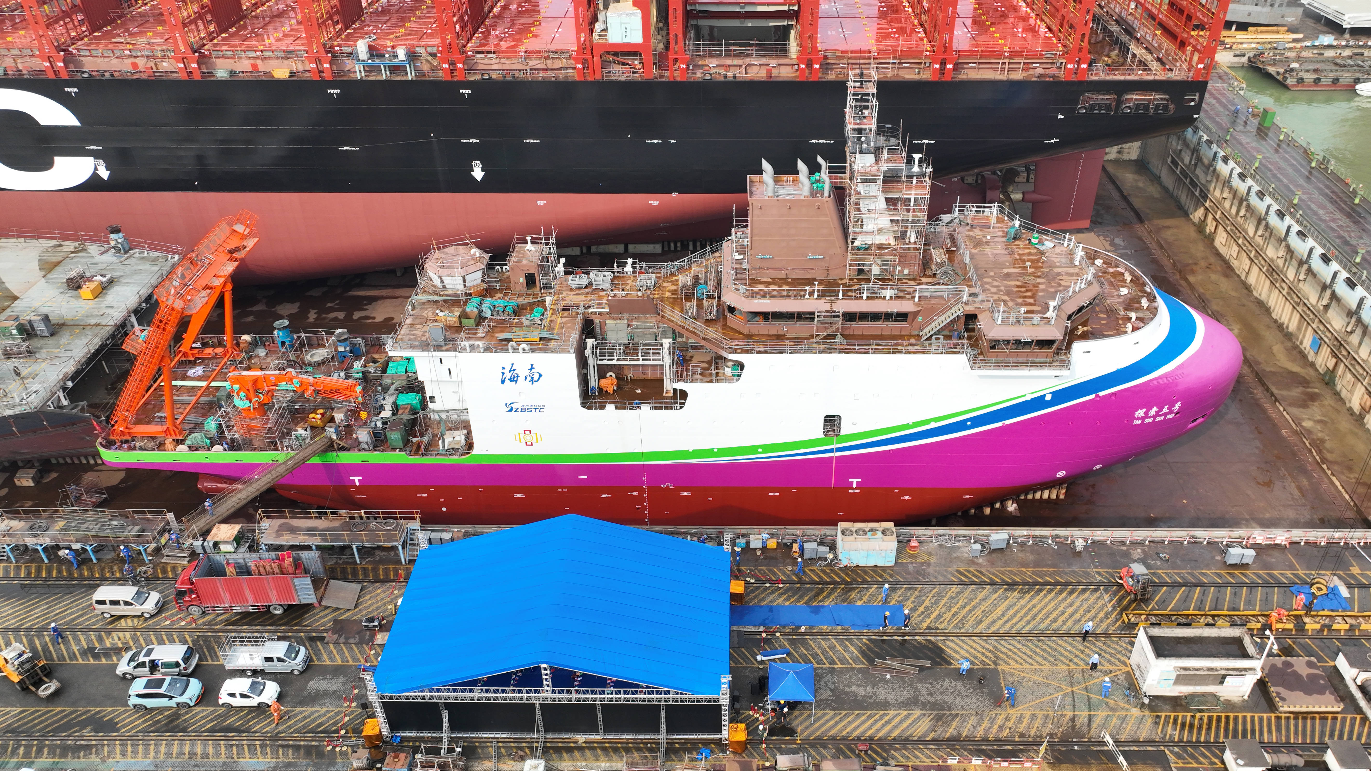 我国首艘海洋级智能科考船试航成功