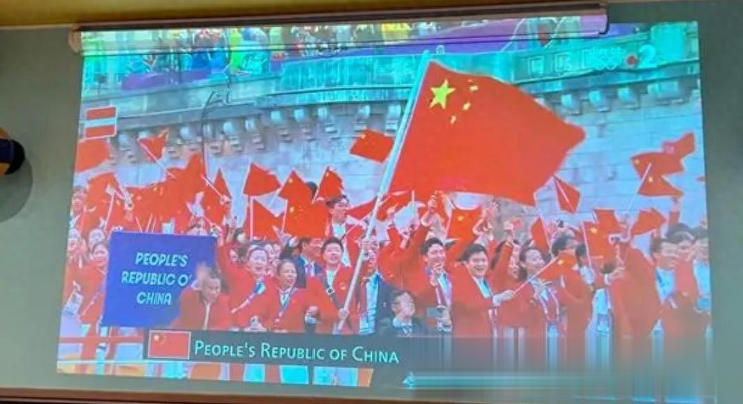 AI转身：从“舞台炫技”奔向“惠民兴业”