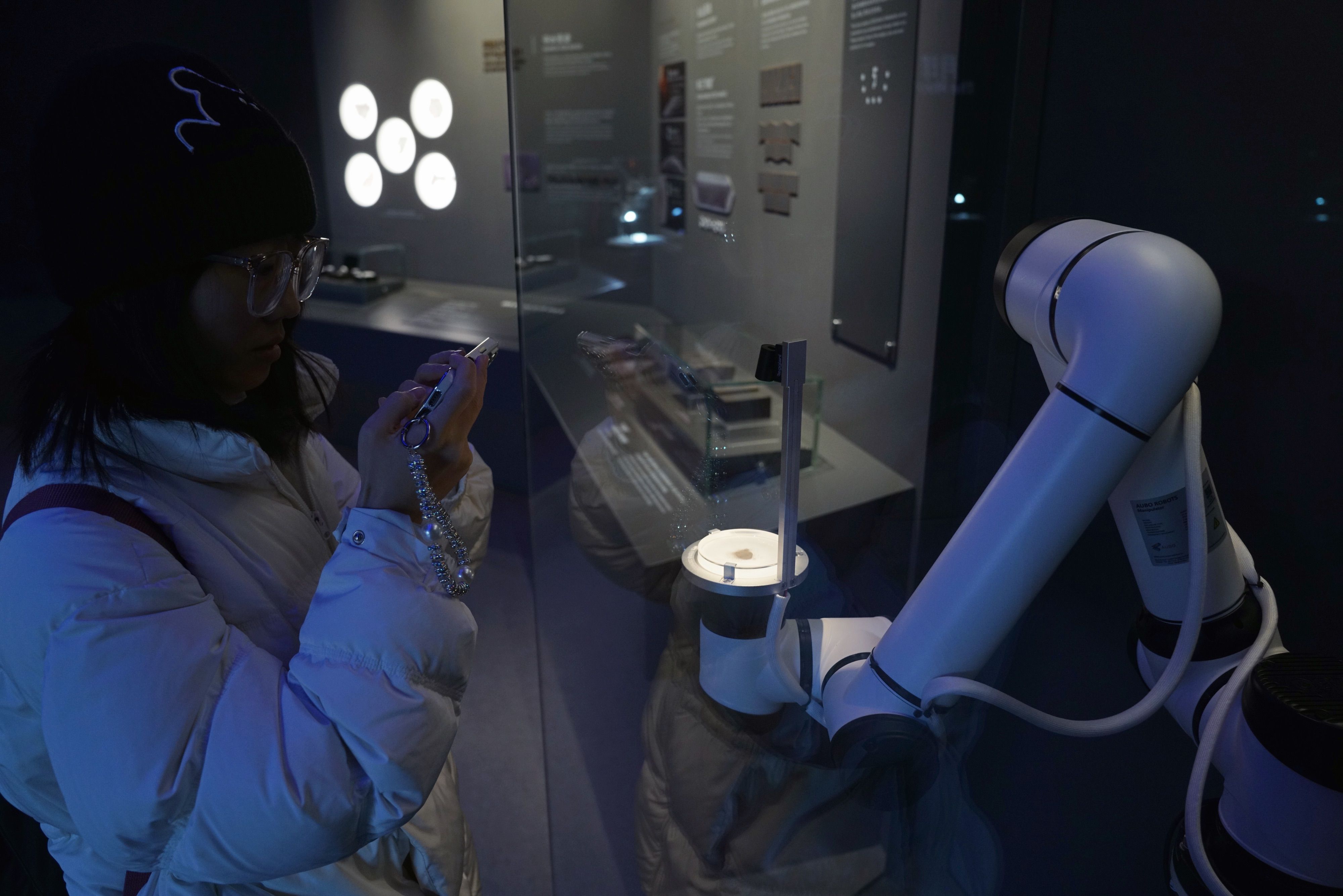 我科学家借陨石揭秘月球“婴儿期”