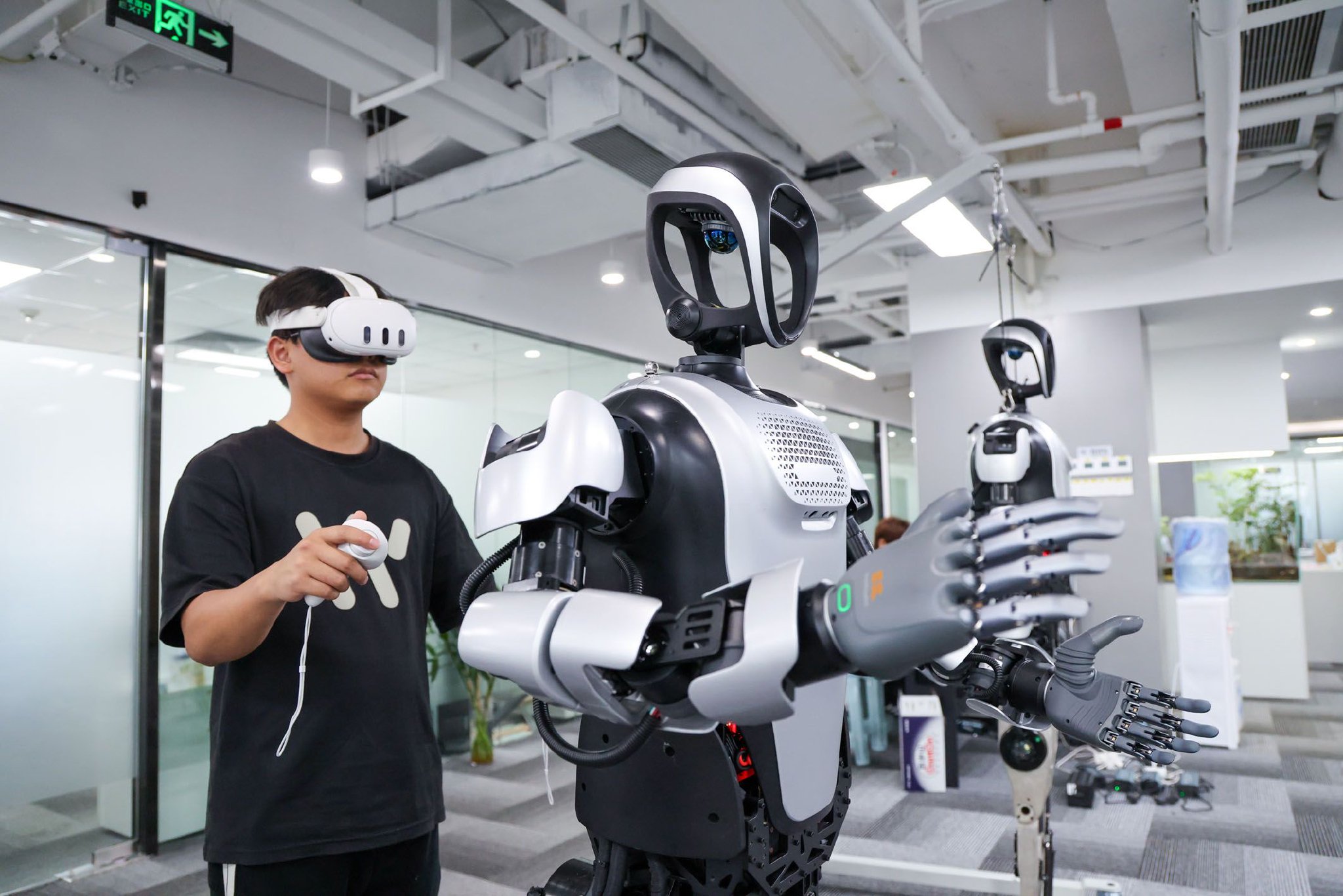 科学与健康丨帮助作物“优生优育”！首台全流程智能育种机器人来了