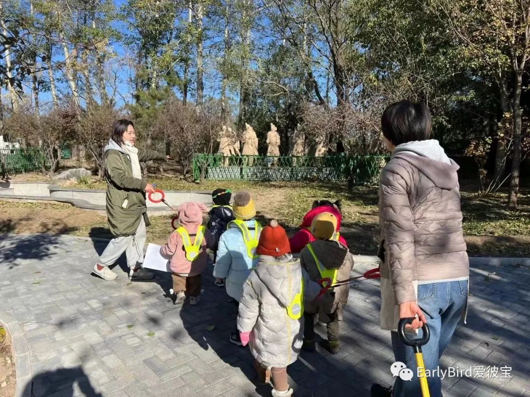 参赛之前先去打个卡 机器人“爱宝”探店北京麦麦岛