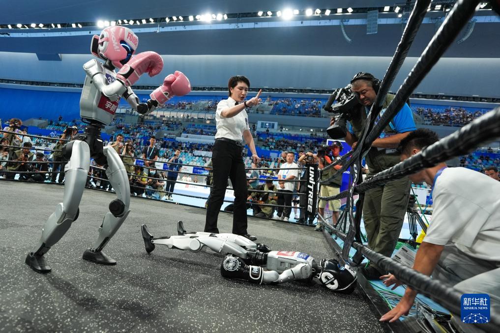秀我中国｜机器人自由搏击决赛“拳拳到铁”